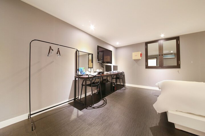 Room 10 of 44