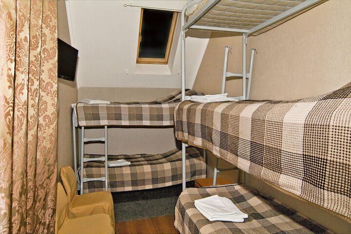 Room 5 of 112