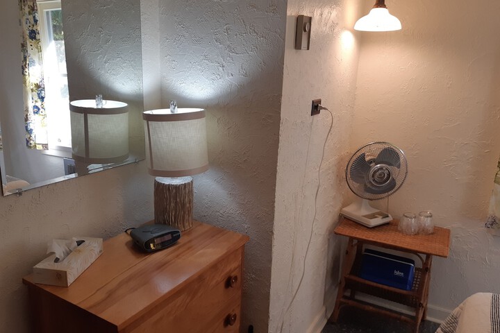 Room 54 of 215