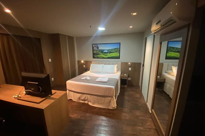 Room 40 of 99