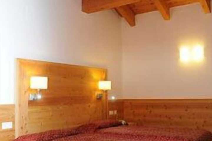 Room 4 of 39