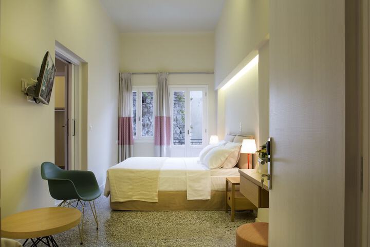 Room 8 of 39