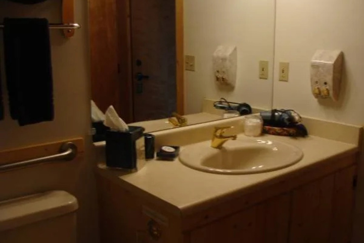 Room 6 of 15