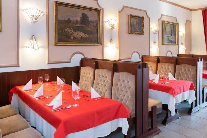 Dining 42 of 96
