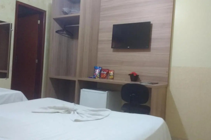 Room 6 of 11