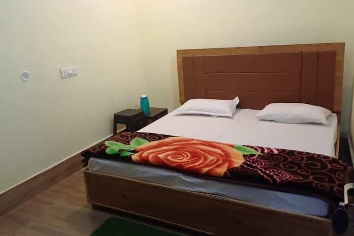 Room 3 of 15