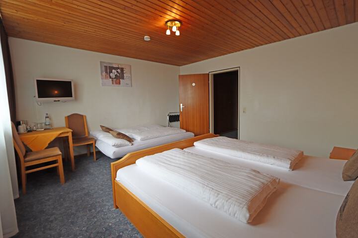 Room 48 of 121