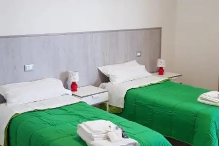 Room 2 of 4