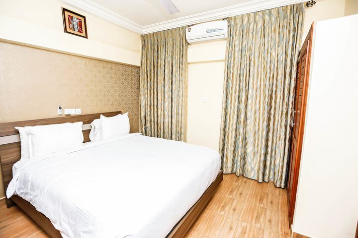 Room 10 of 38