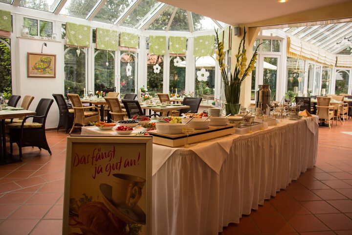 Breakfast/Coffee Service 40 of 48