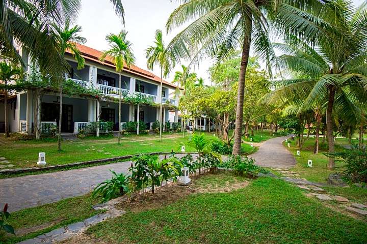 Hotel Entry