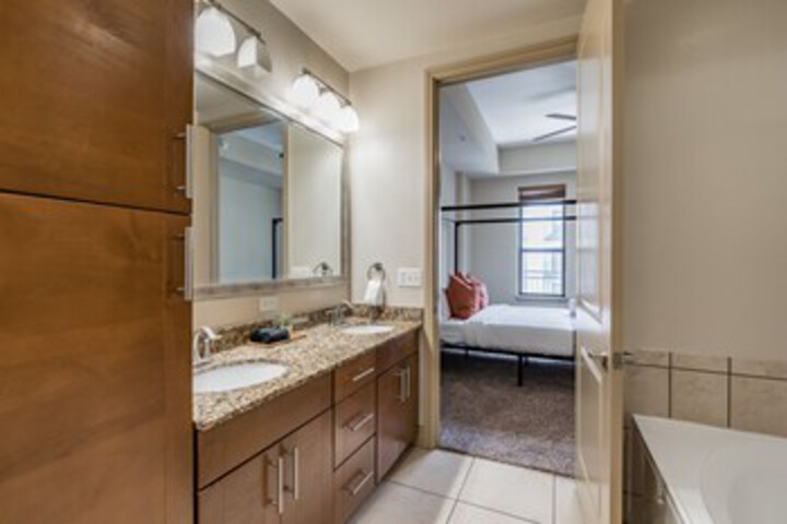 Room 35 of 251