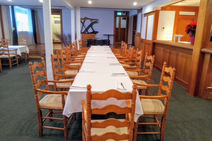Dining 93 of 183