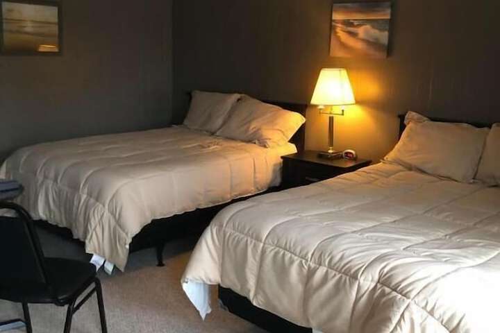2 Double Beds (3 of 3)