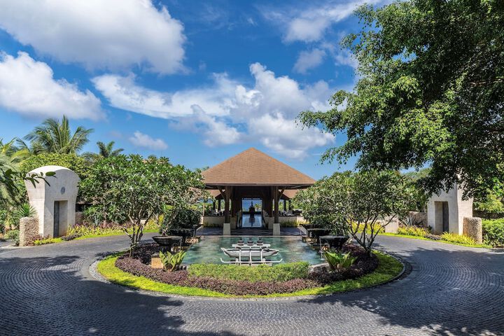 Entrance & Lobby