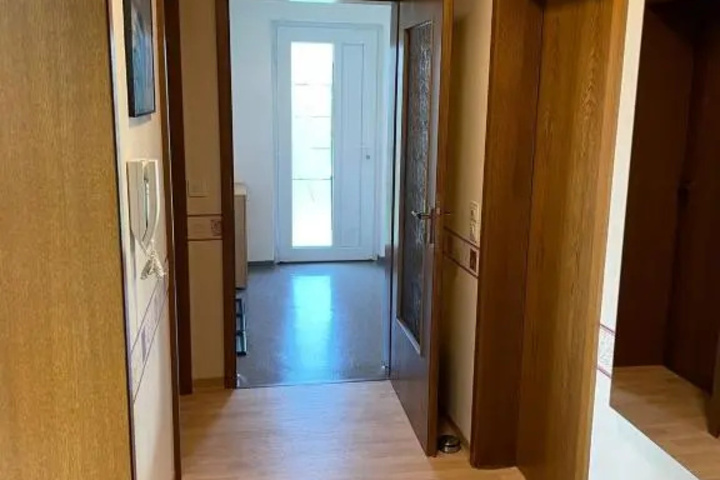 Room 3 of 9