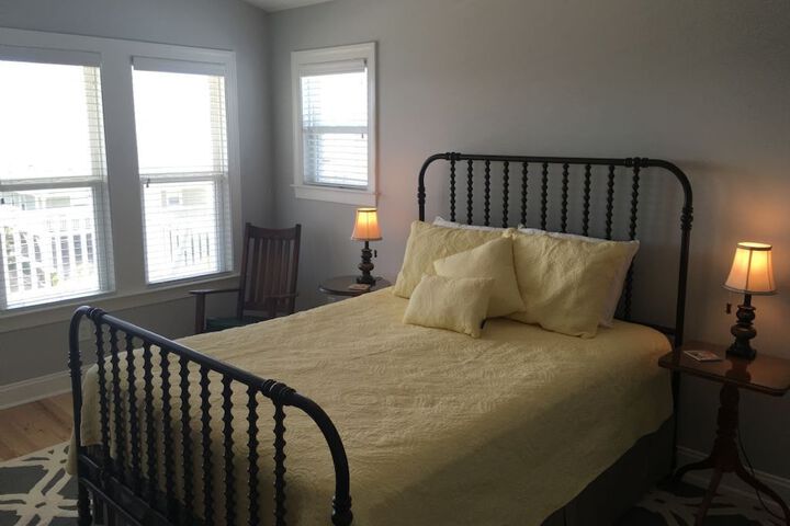 Room 2 of 48