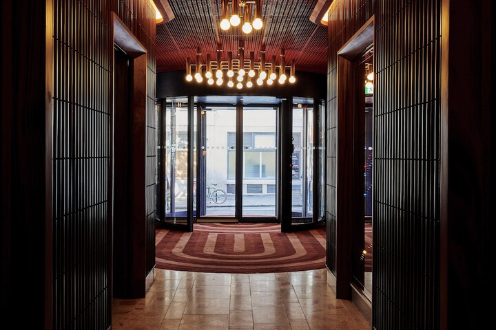 Ballroom/Hall 106 of 114