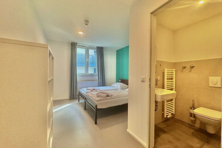 Room 5 of 72