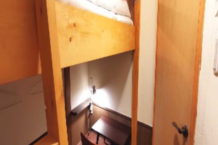 Room 141 of 192