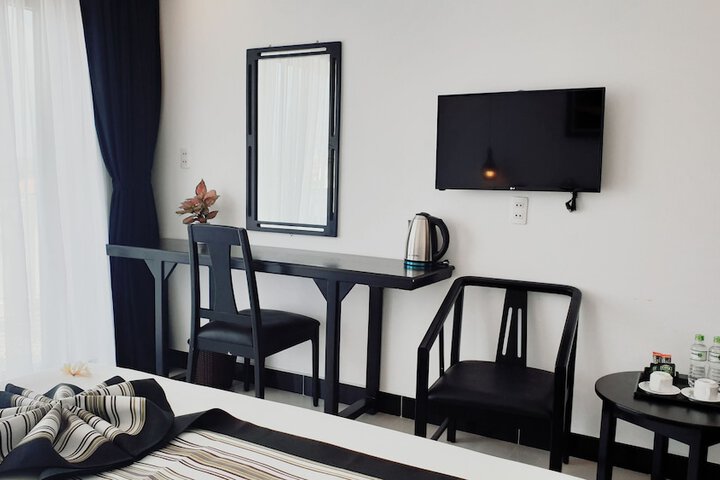 Room 25 of 143