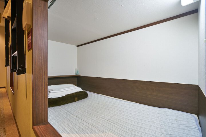 Room 12 of 44