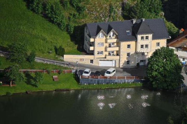 Hotel 5 of 8