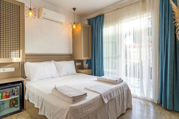 Room 4 of 30