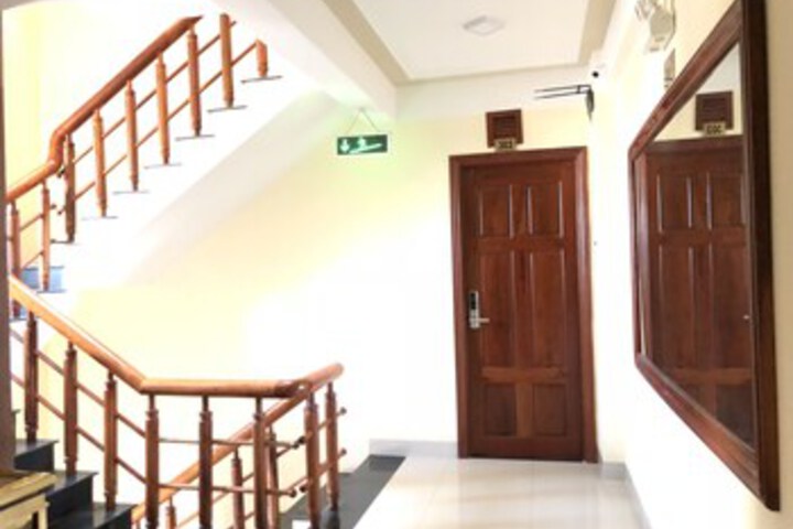 Ballroom/Hall 15 of 20
