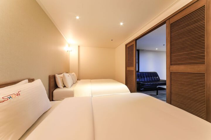 Room 68 of 107