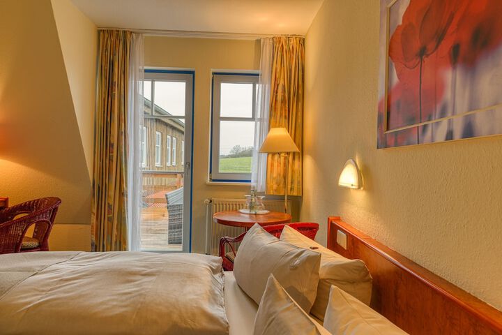 Room 10 of 27