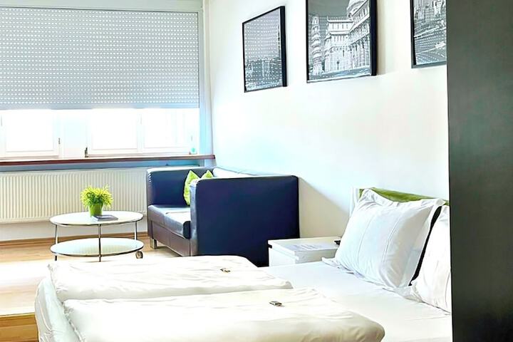 Room 9 of 25