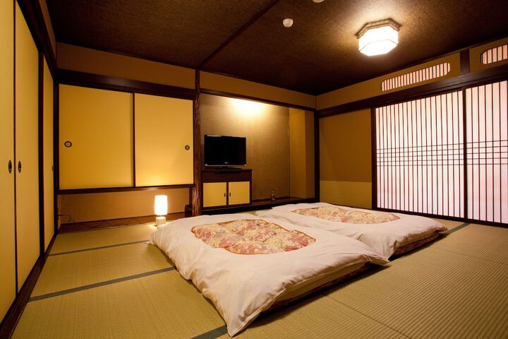 Room 10 of 104