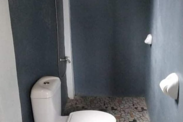 Room 5 of 33