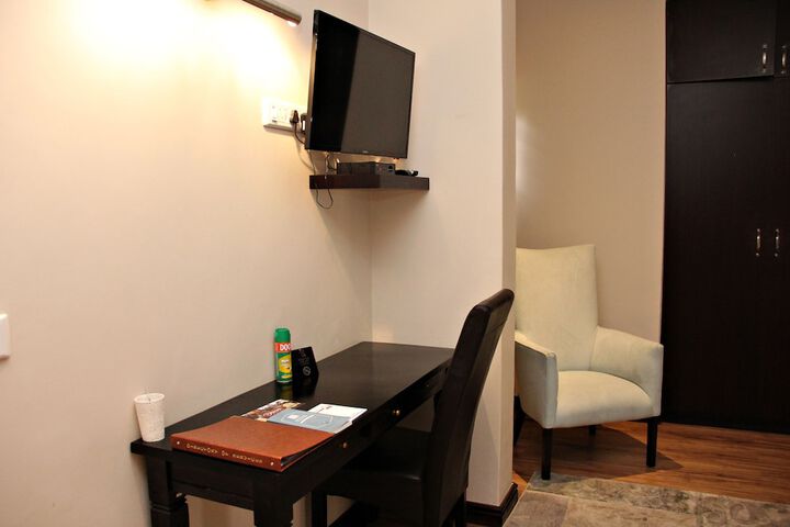 Room 5 of 42