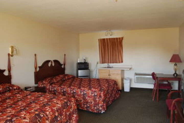 Room 5 of 9