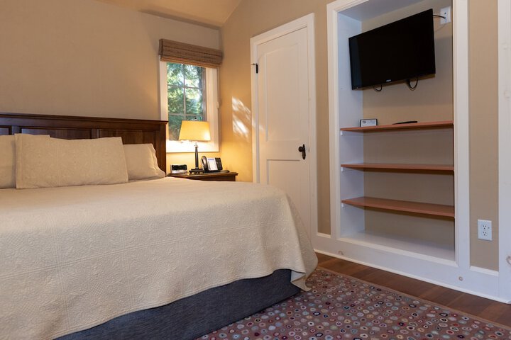 Room 46 of 220