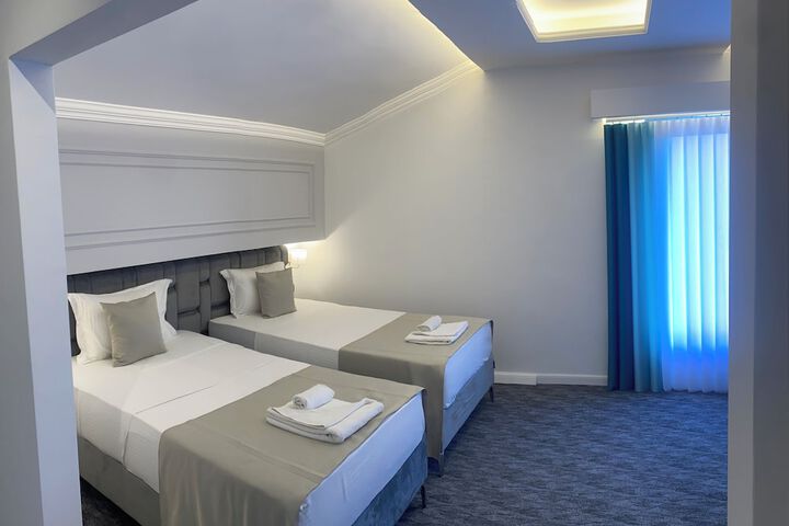 Room 25 of 42