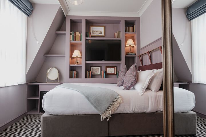 Room 3 of 87