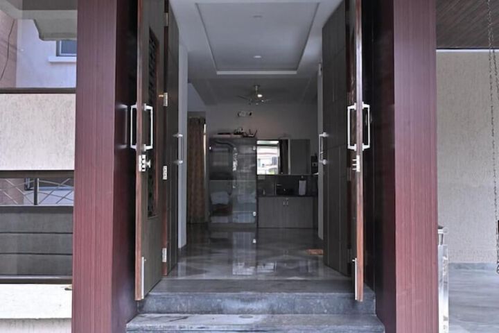 Room 7 of 15