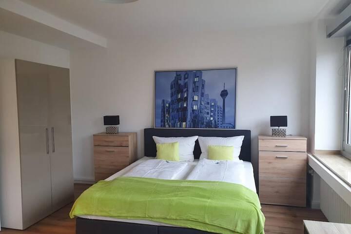 Room 10 of 30