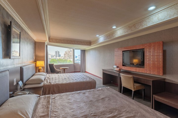 Room 20 of 39