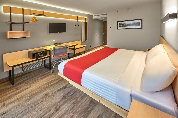 Room 9 of 47