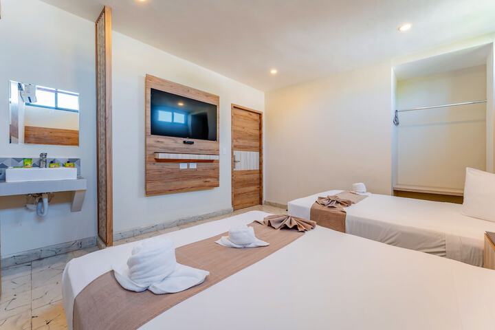 Room 13 of 40