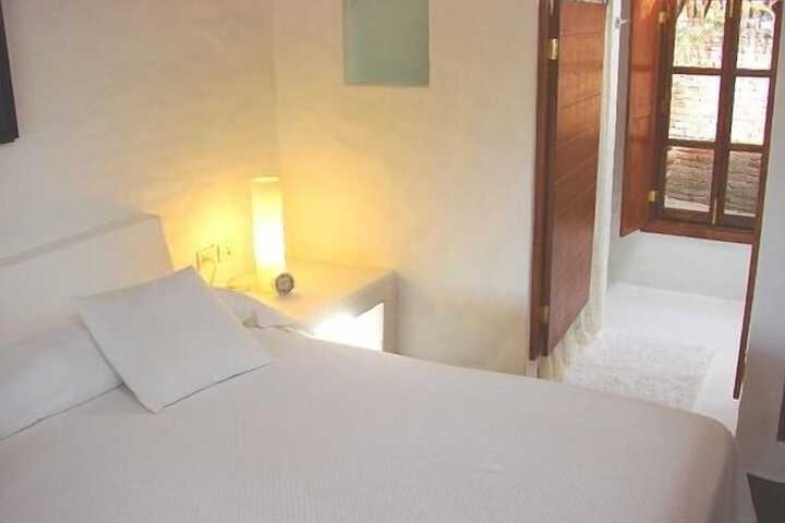 Room 5 of 14