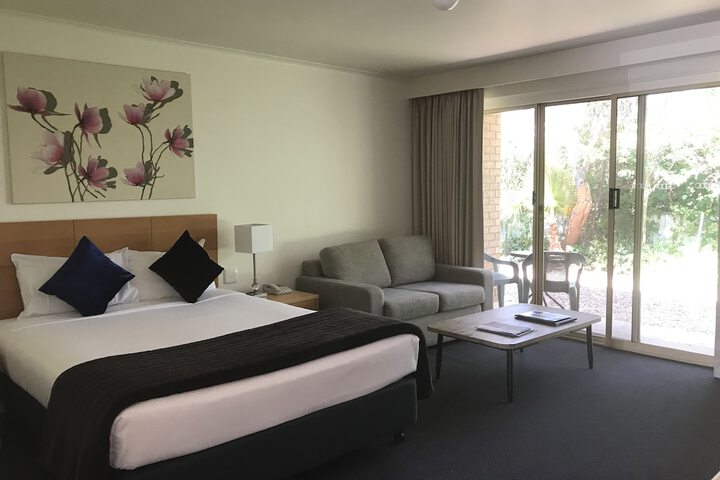 Room 3 of 27