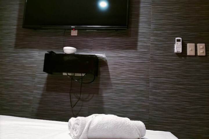 Room 16 of 48