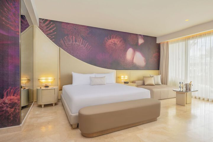Room 16 of 105