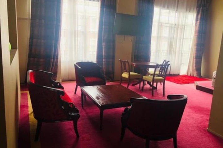 Room 23 of 34