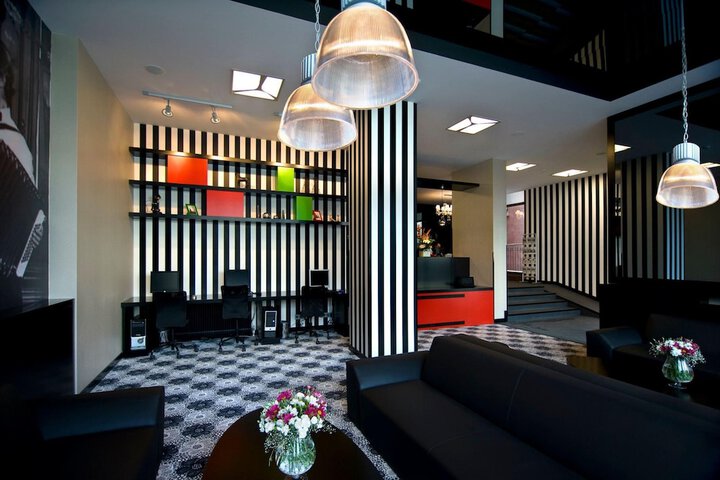 Guest Lobby